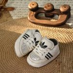 پاپوش ادیداس سفید