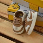 پاپوش نایک سفید قهوه ای